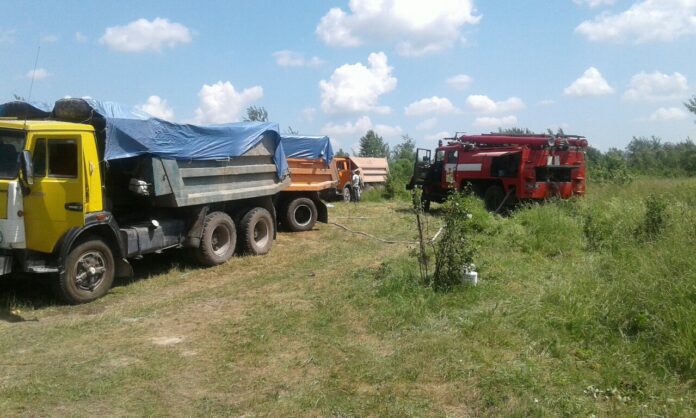 З урочища «Микитівка» вивезли 4 КАМАЗи захоронених трупів поросят (фото) З урочища «Микитівка» вивезли 4 КАМАЗи захоронених трупів поросят (фото)