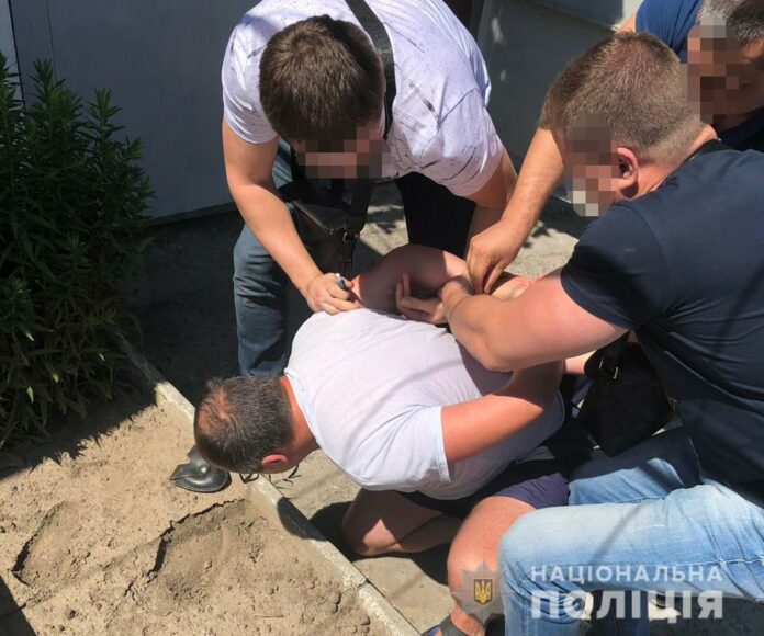 Поліція затримала альфонса-грабіжника Поліція затримала альфонса-грабіжника