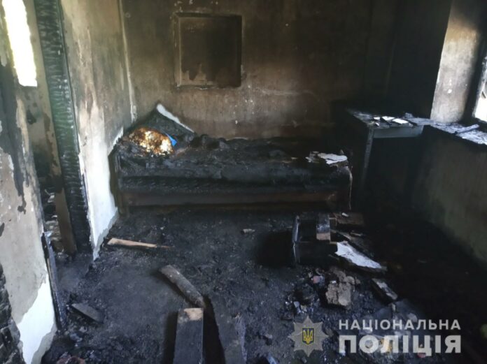 Поки мами пиячили, у пожежі загинули четверо дітей (фото, відео) Поки мами пиячили, у пожежі загинули четверо дітей (фото, відео)