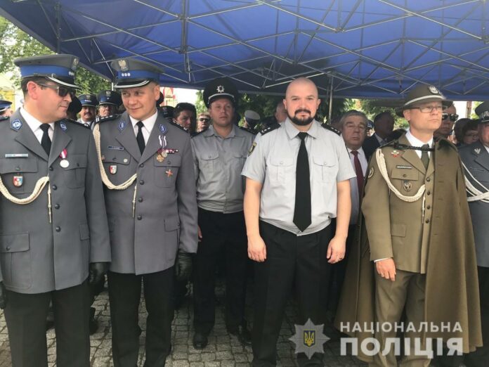100-річчя поліції Польщі: львівські поліцейські привітали колег 100-річчя поліції Польщі: львівські поліцейські привітали колег