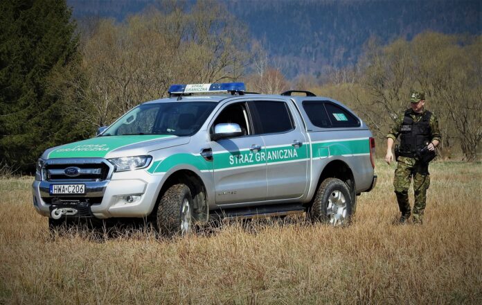 Польські прикордонники захопили росіянина, який перебуває у міжнародному розшуку (відео) Польські прикордонники захопили росіянина, який перебуває у міжнародному розшуку (відео)