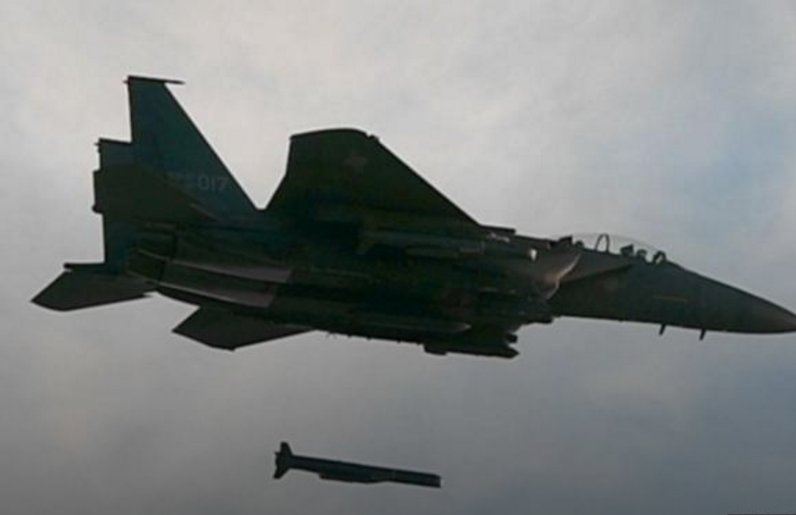 Південнокорейські військові обстріляли бойовий літак росіян