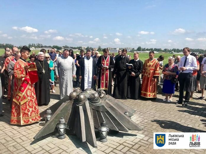 У Львові молитовно вшанували пам’ять загиблих у Скнилівській трагедії (фото) У Львові молитовно вшанували пам’ять загиблих у Скнилівській трагедії (фото)