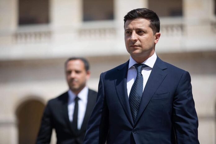 Зеленський повторно просить Раду звільнити Луценка та Клімкіна Зеленський повторно просить Раду звільнити Луценка та Клімкіна