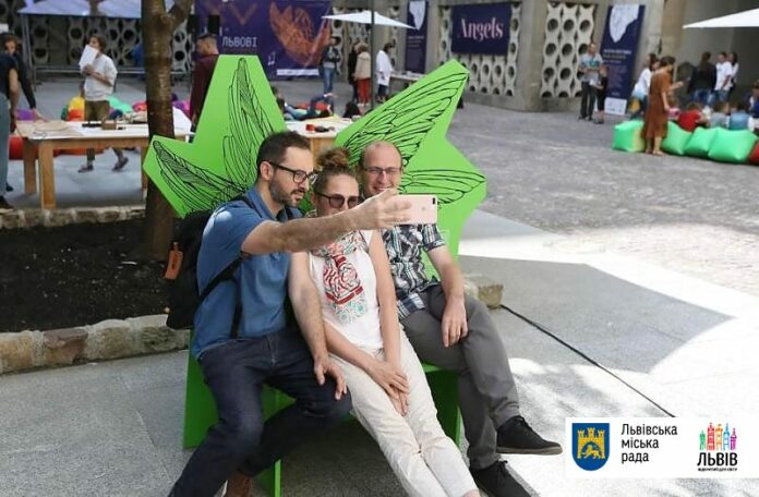 Перша ніч фестивалю «Ніч у Львові 2019» зібрала понад 5 тис осіб (фото) Перша ніч фестивалю «Ніч у Львові 2019» зібрала понад 5 тис осіб (фото)