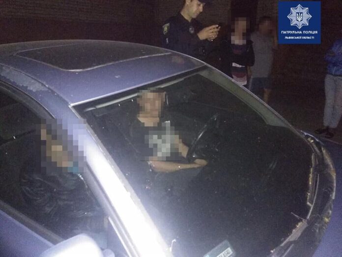 У Львові патрульним про злодіїв повідомив перехожий У Львові патрульним про злодіїв повідомив перехожий
