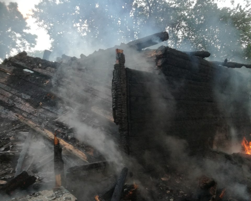 На Львівщині вщент згорів дерев’яний житловий будинок
