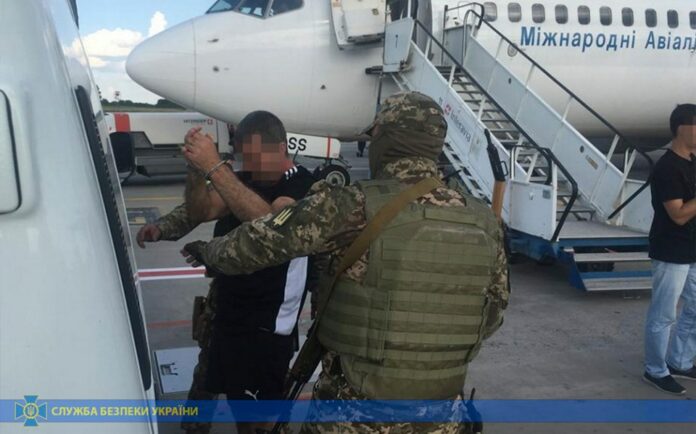 В Україну з Німеччини екстрадували наркоділка, який 8 років переховувався від правосуддя В Україну з Німеччини екстрадували наркоділка, який 8 років переховувався від правосуддя