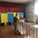 Як голосують десантники з 80-ої бригади (фото) - 4