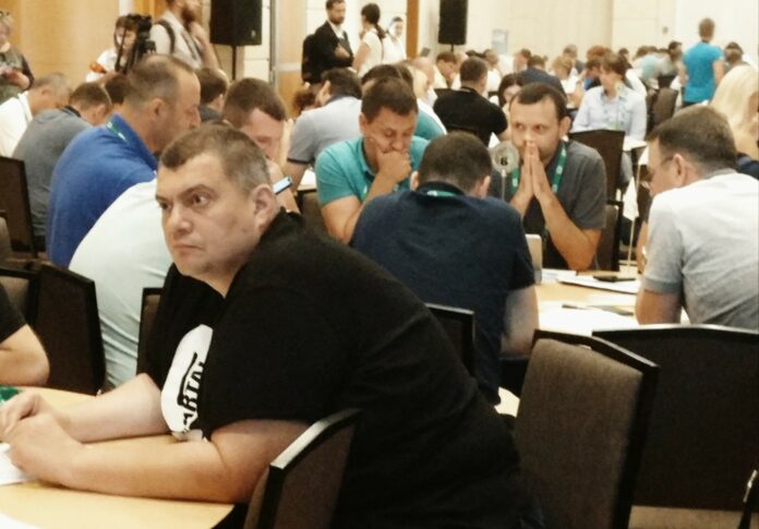 «Слуги народу» у Трускавці: що відбувається за лаштунками «Слуги народу» у Трускавці: що відбувається за лаштунками