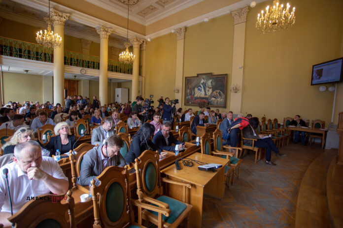 Центр опіки сиріт УГКЦ: депутати знову не дали грошей на викуп приміщення Центр опіки сиріт УГКЦ: депутати знову не дали грошей на викуп приміщення
