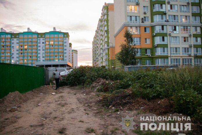 Дівчина підірвалась, намагаючись закопати гранату Дівчина підірвалась, намагаючись закопати гранату