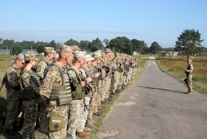 Львівські десантники освоюють новий «Курс стрільб» на Яворівському полігоні (фото) Львівські десантники освоюють новий «Курс стрільб» на Яворівському полігоні (фото)