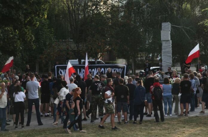 У Вроцлаві перервали марш націоналістів через антиукраїнські гасла У Вроцлаві перервали марш націоналістів через антиукраїнські гасла