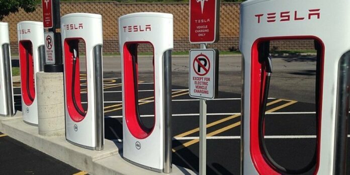 Tesla заявила про плани побудувати станції Supercharger в Україні Tesla заявила про плани побудувати станції Supercharger в Україні