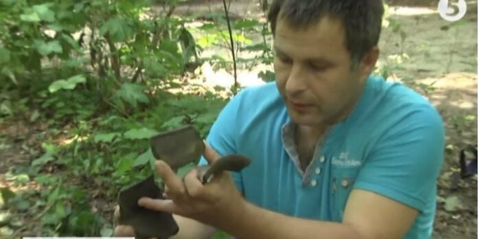 Неподалік Львова знайшли уламки унікальної амфори (відео) Неподалік Львова знайшли уламки унікальної амфори (відео)