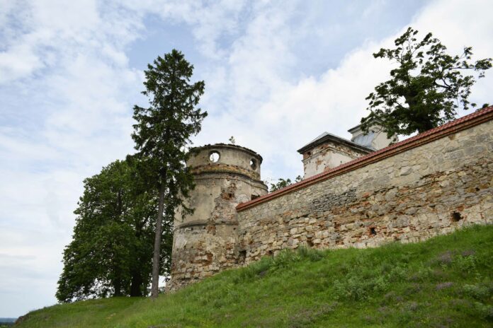 У Підкамені археологи виявили цвинтар ХVІІ століття У Підкамені археологи виявили цвинтар ХVІІ століття