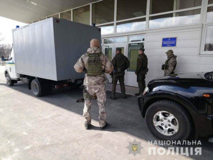 На Львівщині прокуратура екстрадувала бразильця, який звинувачується у торгівлі людьми На Львівщині прокуратура екстрадувала бразильця, який звинувачується у торгівлі людьми