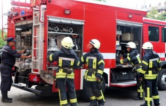 У Львові рятувальники загасили пожежу квартири У Львові рятувальники загасили пожежу квартири