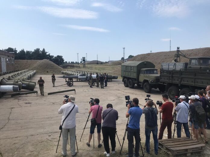 Арештований зенітно-ракетний комплекс РФ передали на озброєння ЗСУ (фото, відео) Арештований зенітно-ракетний комплекс РФ передали на озброєння ЗСУ (фото, відео)