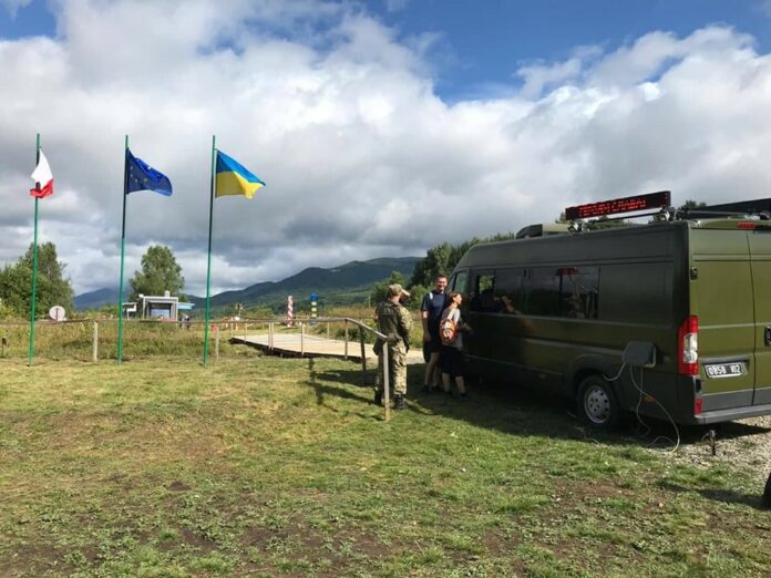На Закарпатті працює тимчасовий пункт перетину кордону На Закарпатті працює тимчасовий пункт перетину кордону