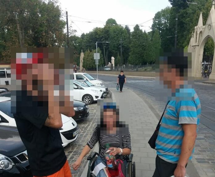 У Львові патрульні виявили у двох осіб наркотичні речовини (фото) У Львові патрульні виявили у двох осіб наркотичні речовини (фото)