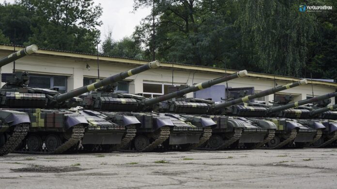 «Львівський бронетанковий завод» модернізує танки Т-64 зразка 2017 року (фото, відео)