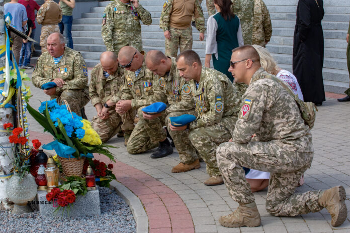 У Львові вшанували пам’ять полеглих Героїв 80-ї окремої десантно-штурмової бригади (фото) У Львові вшанували пам’ять полеглих Героїв 80-ї окремої десантно-штурмової бригади (фото)