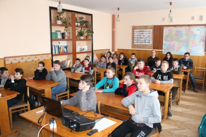 Спецкомісії перевірять готовність львівських шкіл та садочків до нового навчального року Спецкомісії перевірять готовність львівських шкіл та садочків до нового навчального року