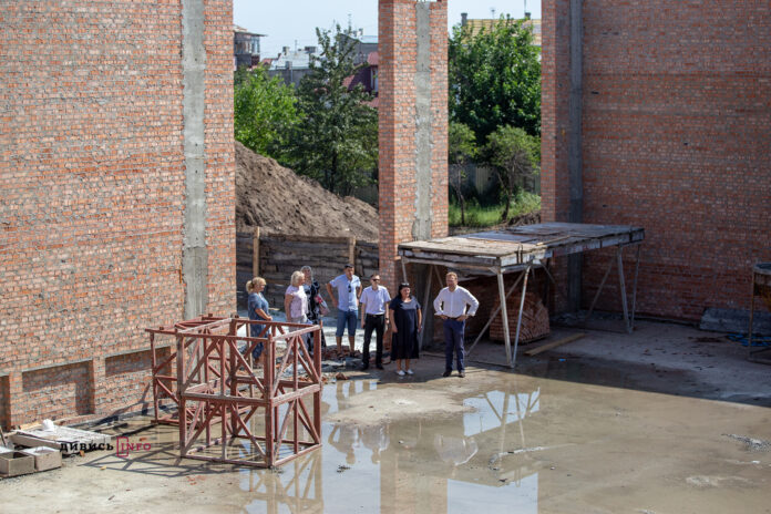У Львові за 35 мільйонів збудують багатофункціональний спортивний комплекс (фото) У Львові за 35 мільйонів збудують багатофункціональний спортивний комплекс (фото)