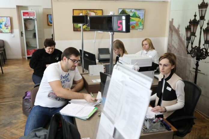У ЦНАПах Львова запровадили три комплексні послуги У ЦНАПах Львова запровадили три комплексні послуги