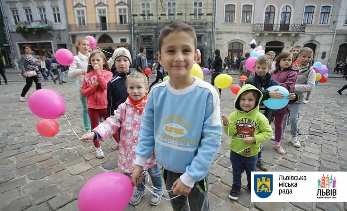 Долучись до благодійної справи: у Львові запрошують небайдужих стати патронатними вихователями дітей Долучись до благодійної справи: у Львові запрошують небайдужих стати патронатними вихователями дітей