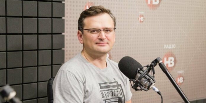 Україна потребує подвійного громадянства, з обмеженням для РФ — Кулеба Україна потребує подвійного громадянства, з обмеженням для РФ — Кулеба