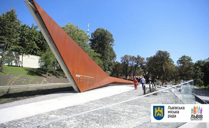 Частину Меморіалу пам’яті Героїв Небесної Сотні відкриють до Дня Незалежності Частину Меморіалу пам’яті Героїв Небесної Сотні відкриють до Дня Незалежності