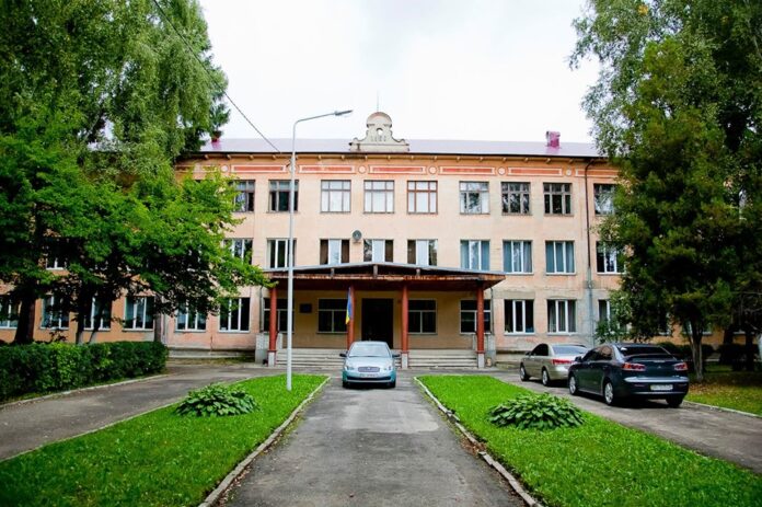 Міська рада Львова виділить мільйон гривень на ліцей, який очолив рейтинг шкіл за результатами ЗНО Міська рада Львова виділить мільйон гривень на ліцей, який очолив рейтинг шкіл за результатами ЗНО