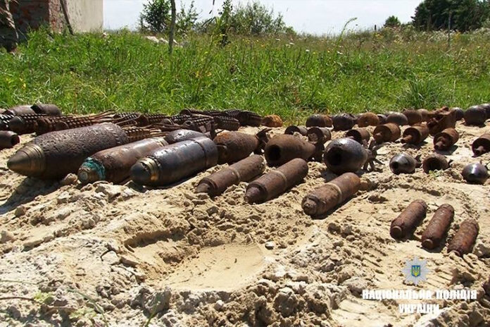 За добу у двох населених пунктах Львівщини виявили боєприпаси За добу у двох населених пунктах Львівщини виявили боєприпаси