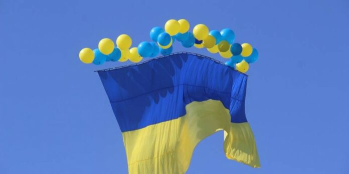 Сьогодні українці святкують День прапора: історія та цікаві факти Сьогодні українці святкують День прапора: історія та цікаві факти