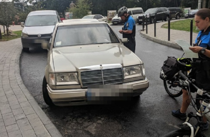 У Львові велопатруль зупинив нетверезого водія У Львові велопатруль зупинив нетверезого водія