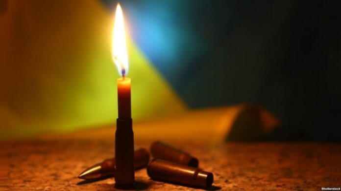 На Донбасі через необережне поводження зі зброєю загинув військовий, ще троє поранені На Донбасі через необережне поводження зі зброєю загинув військовий, ще троє поранені