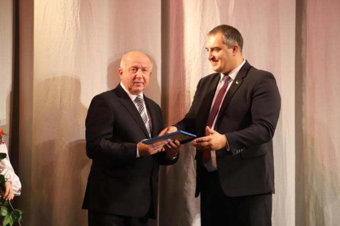 Вчителів Львівщини привітали з Днем працівників освіти Вчителів Львівщини привітали з Днем працівників освіти
