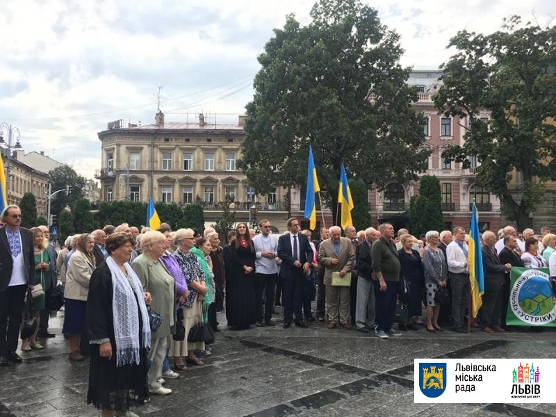 У Львові вшанували 75-ті роковини початку депортації українців з етнічних земель - 2