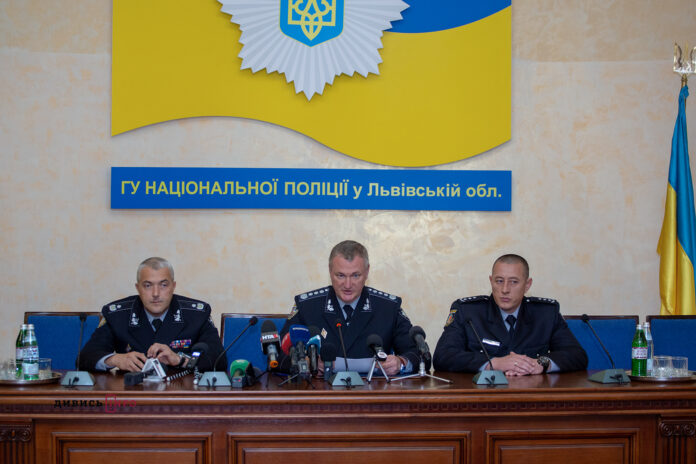 «Не хвилюйтеся», – Князєв взяв на себе відповідальність за призначення нового начальника поліції Львівщини «Не хвилюйтеся», – Князєв взяв на себе відповідальність за призначення нового начальника поліції Львівщини