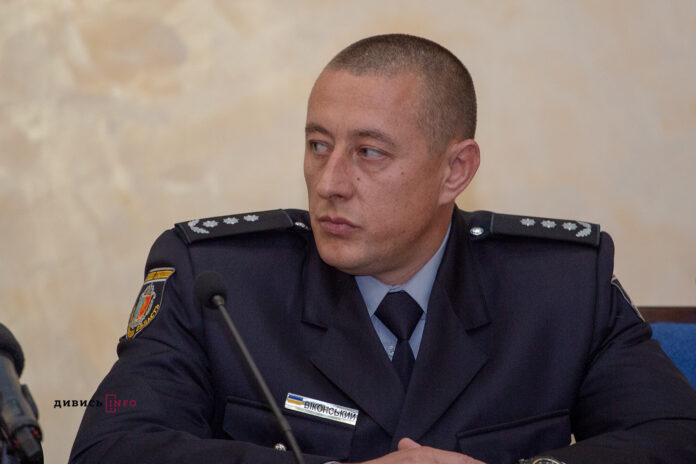 Звільнити чи відсторонити: як Львівська облрада в один день прийняла два різних рішення щодо начальника обласної поліції Звільнити чи відсторонити: як Львівська облрада в один день прийняла два різних рішення щодо начальника обласної поліції