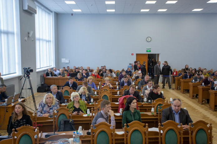 Для львівських шкіл закуплять 100 мультитач панелей Для львівських шкіл закуплять 100 мультитач панелей