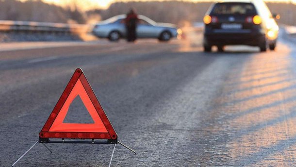 На Львівщині зіткнулися три автомобілі: четверо осіб постраждало