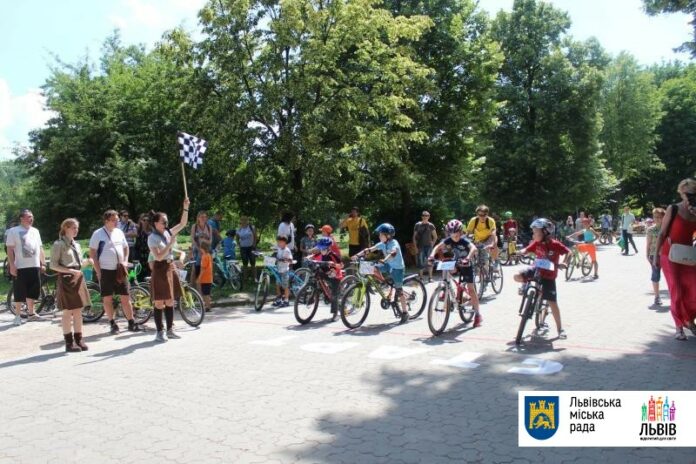 У Стрийському парку у Львові стартували дитячі велоперегони У Стрийському парку у Львові стартували дитячі велоперегони