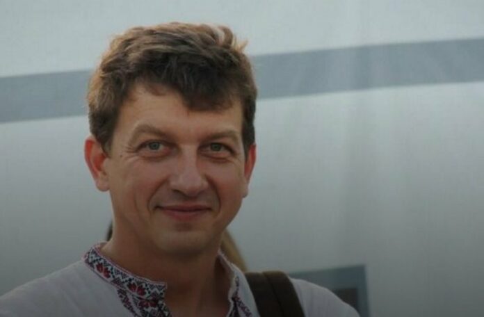 Екс-нардепа і культурного діяча Олеся Донія в Харкові облили зеленкою Екс-нардепа і культурного діяча Олеся Донія в Харкові облили зеленкою
