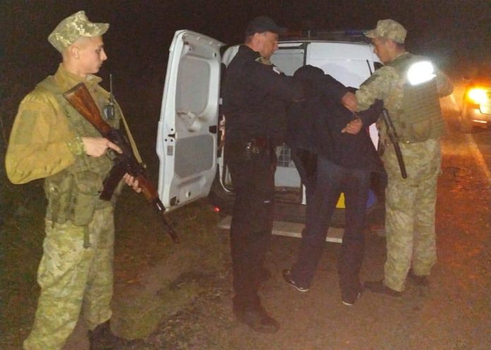 На Львівщині правоохоронці викрили розбійників, що напали на фермера-іноземця (фото) На Львівщині правоохоронці викрили розбійників, що напали на фермера-іноземця (фото)