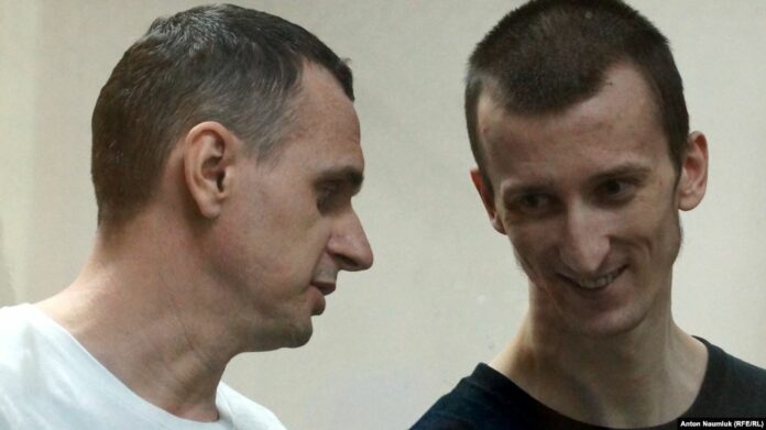 Сенцов і Кольченко дадуть першу прес-конференцію Сенцов і Кольченко дадуть першу прес-конференцію