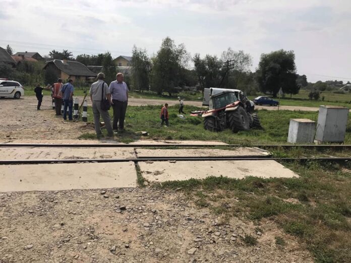 На Львівщині трактор зіткнувся з потягом На Львівщині трактор зіткнувся з потягом